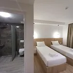 Otel Ksamili 3*