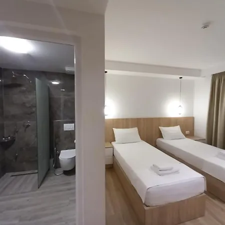 Hotel Ksamili 3*